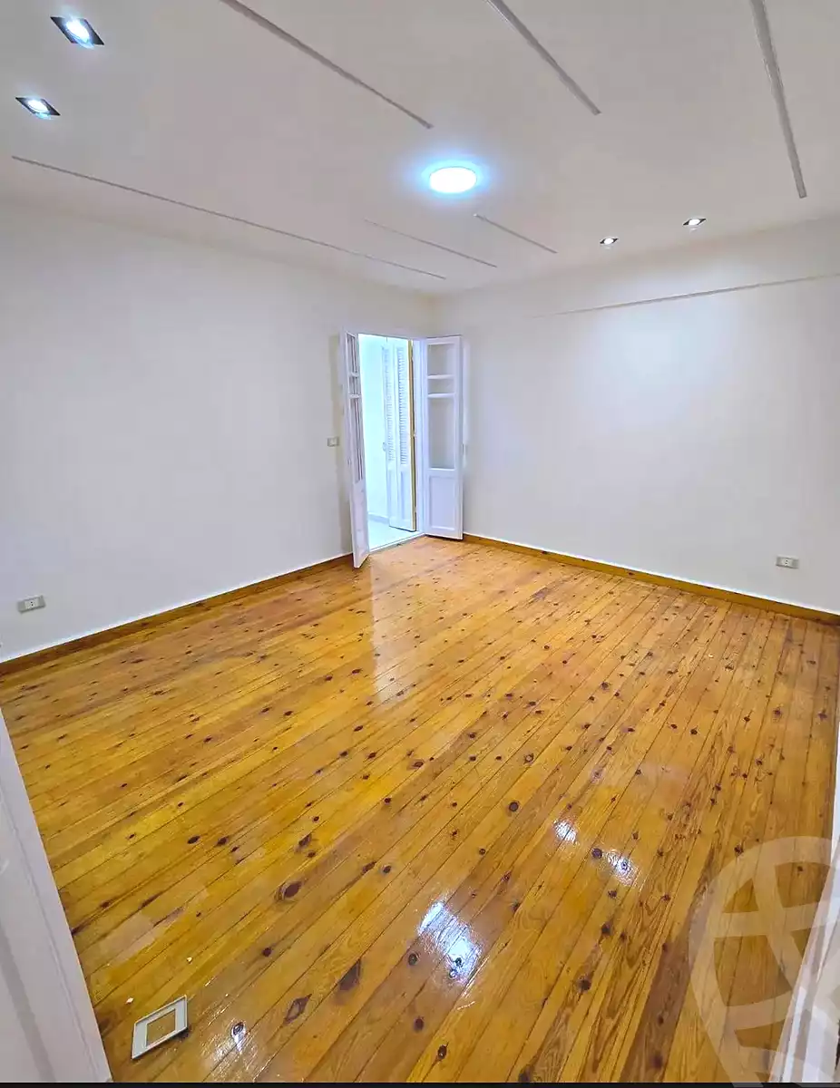 https://aqarmap.com.eg/ar/listing/6825830-for-sale-alexandria-miami-el-sebaey-st