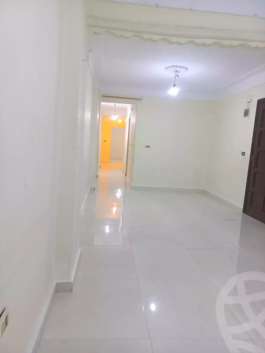 https://aqarmap.com.eg/ar/listing/6827485-for-rent-alexandria-zezenia-ibrahim-el-attar-st