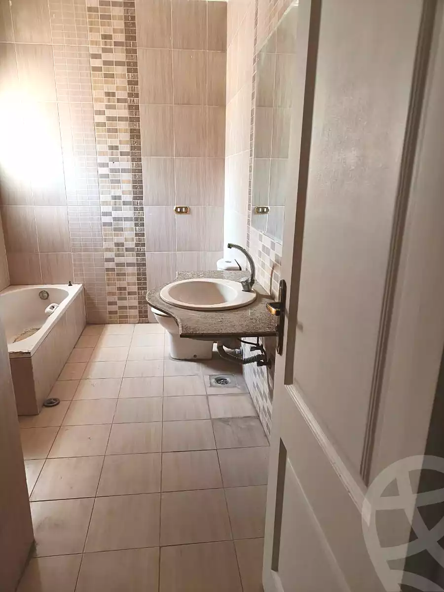 https://aqarmap.com.eg/ar/listing/6827809-for-sale-cairo-new-cairo-el-ahyaa-first-neighborhood-omar-ibn-abd-el-aziz-st