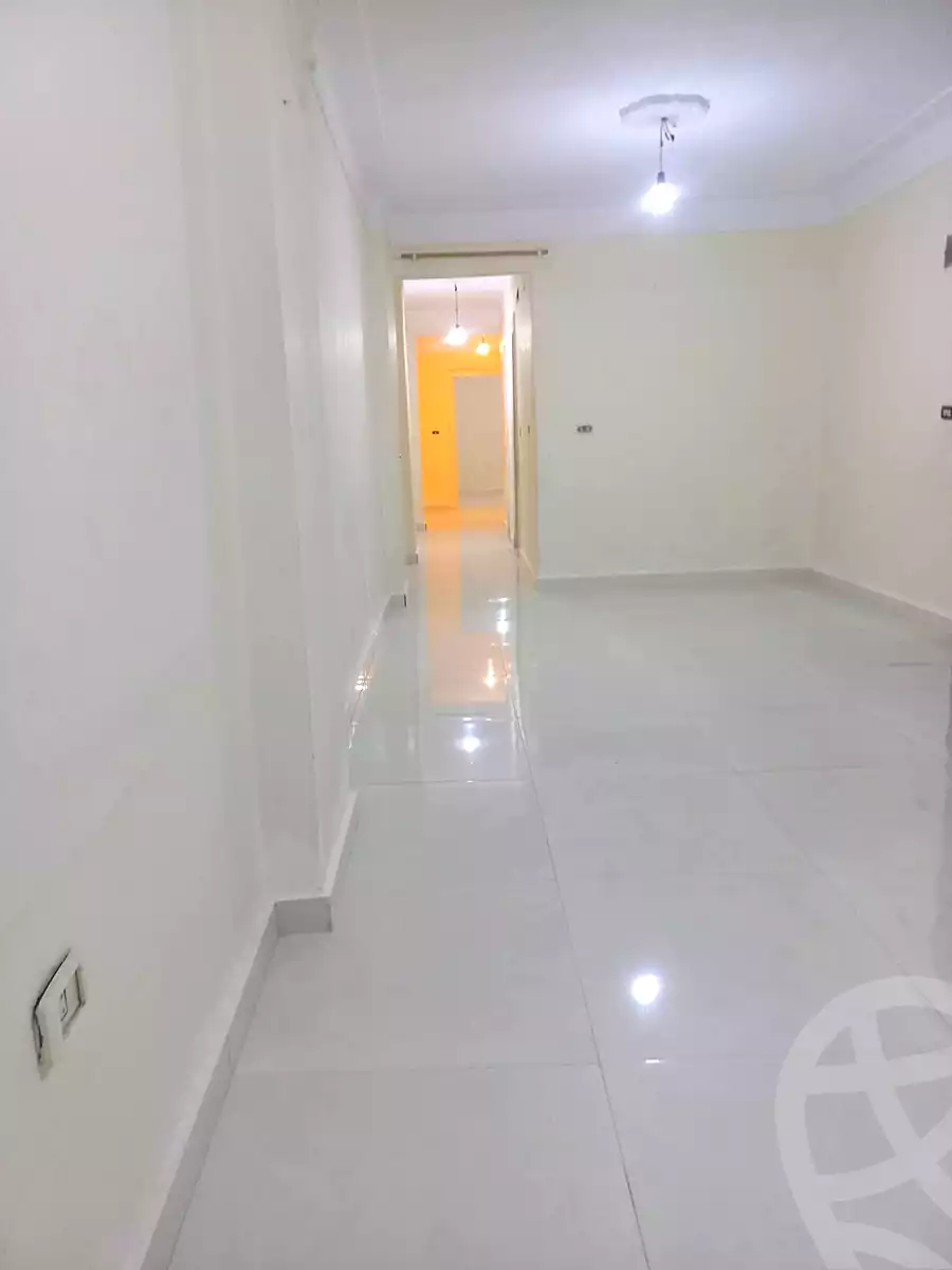 https://aqarmap.com.eg/ar/listing/6827955-for-rent-alexandria-zezenia-ibrahim-el-attar-st