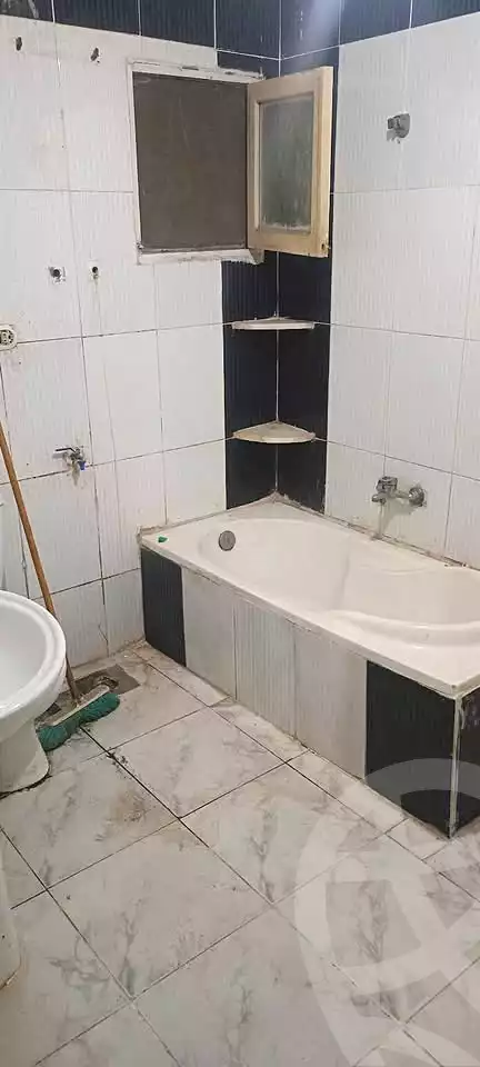 https://aqarmap.com.eg/ar/listing/6828423-for-sale-alexandria-sydy-bshr-sydy-bshr-bhry-gamal-abd-el-nasir-st