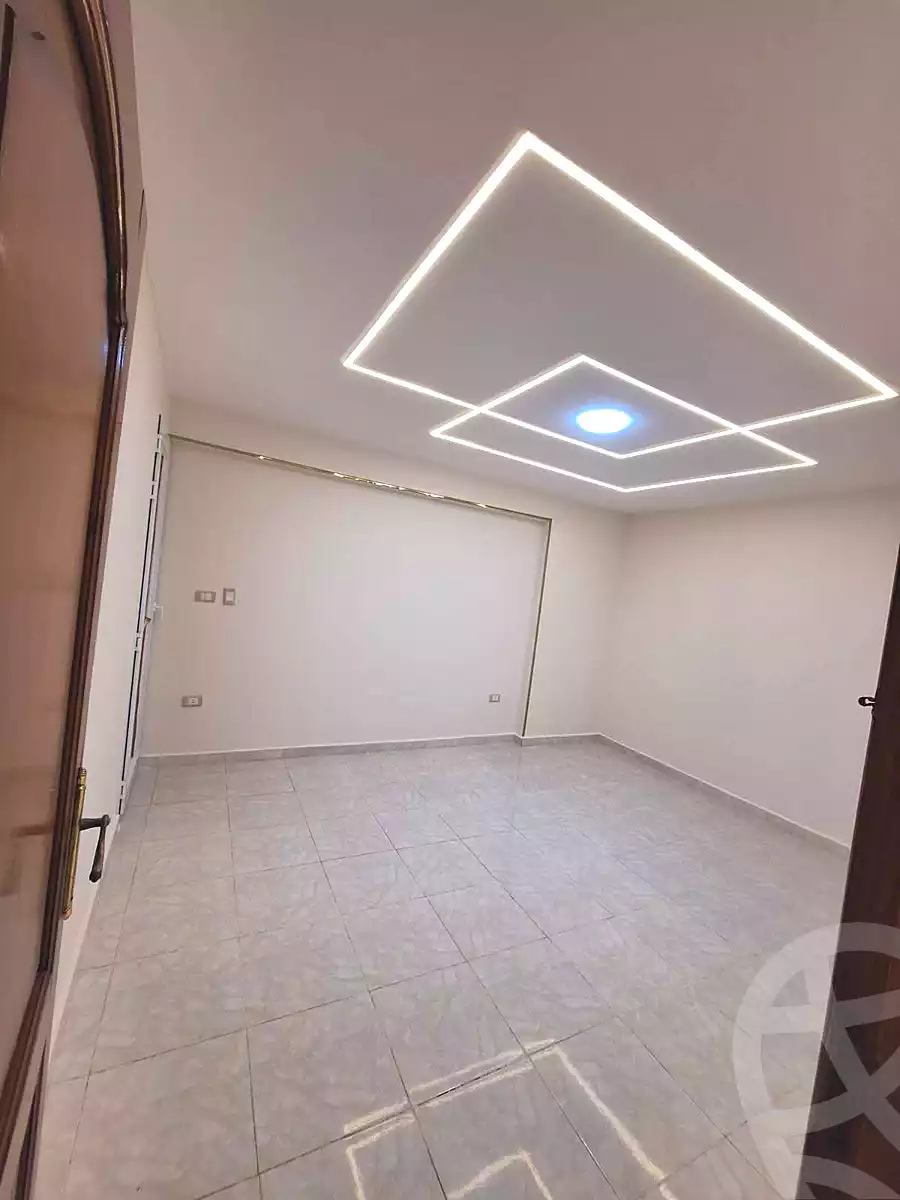 https://aqarmap.com.eg/ar/listing/6829965-for-sale-alexandria-sydy-bshr-sydy-bshr-bhry-shr-mhmwd-l-yswy