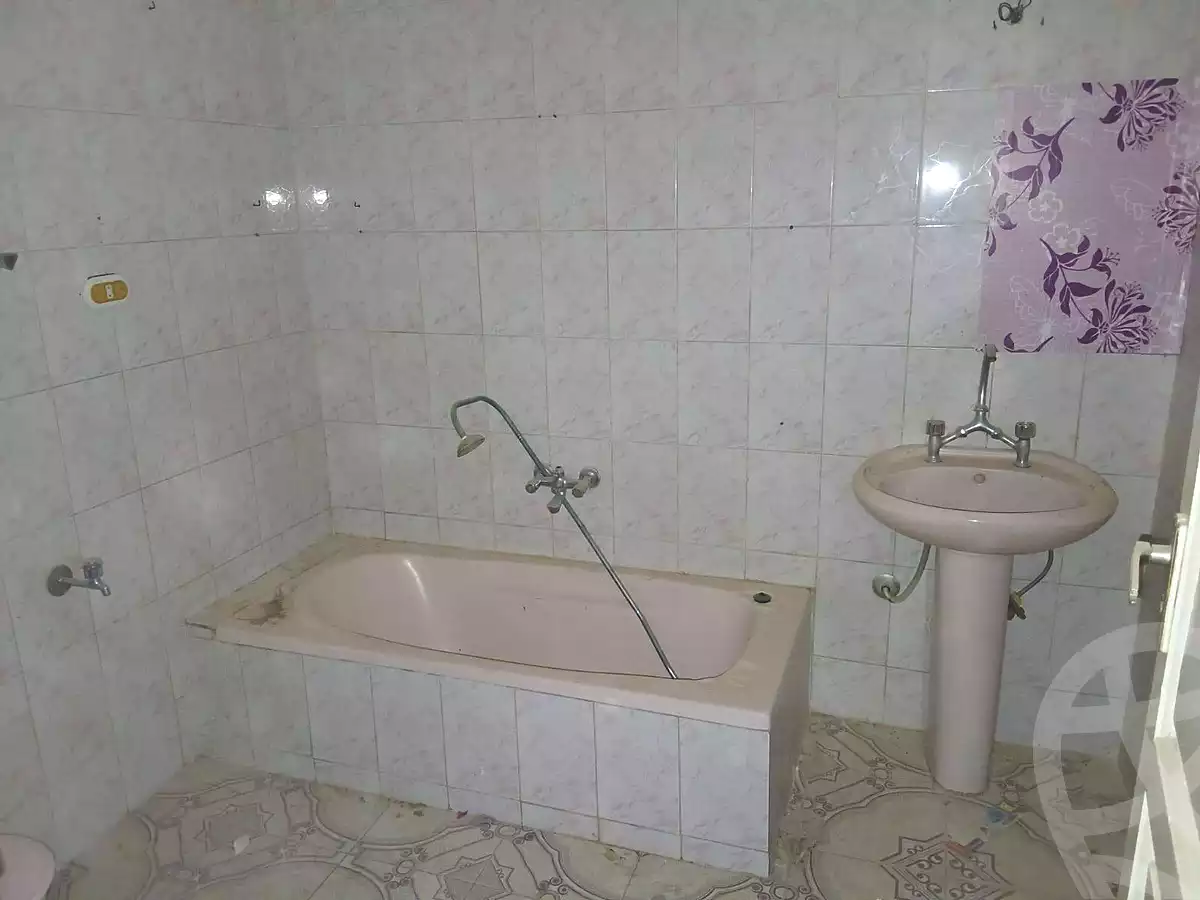 https://aqarmap.com.eg/ar/listing/6830047-for-sale-alexandria-l-jmy-lbytsh-el-hay-st