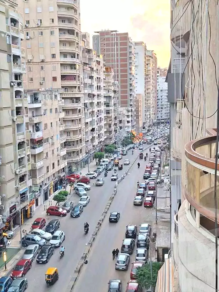https://aqarmap.com.eg/ar/listing/6830422-for-sale-alexandria-sydy-bshr-sydy-bshr-bhry-shr-mhmwd-l-yswy