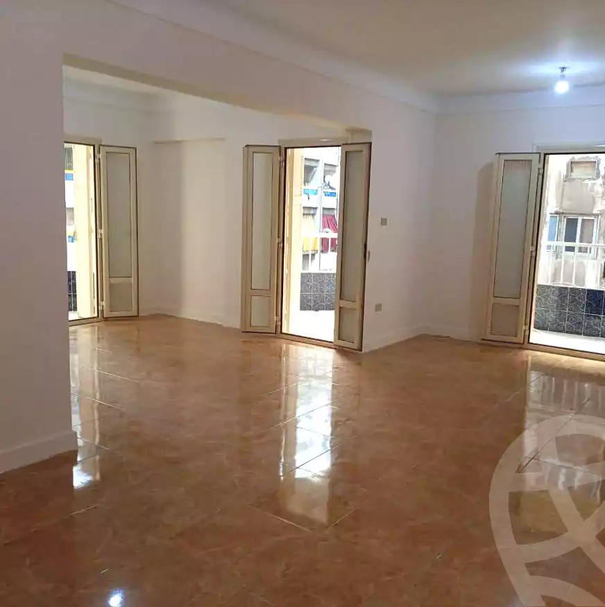 https://aqarmap.com.eg/ar/listing/6832529-for-sale-alexandria-el-asafra-l-sfr-bhry