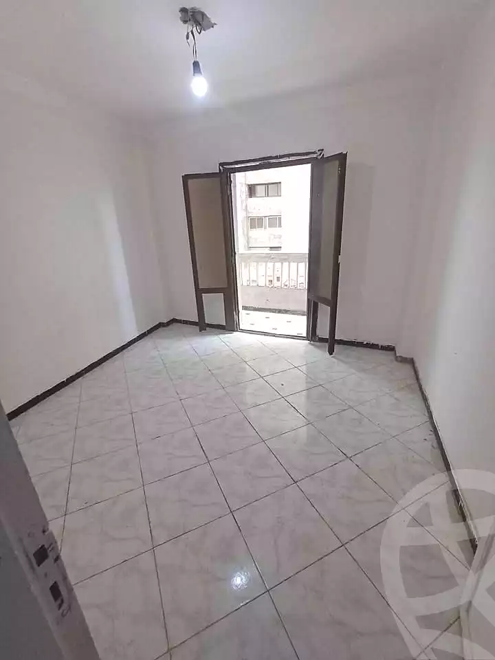 https://aqarmap.com.eg/ar/listing/6833879-for-sale-alexandria-sydy-bshr-sydy-bshr-bhry-shr-khld-bn-lwlyd