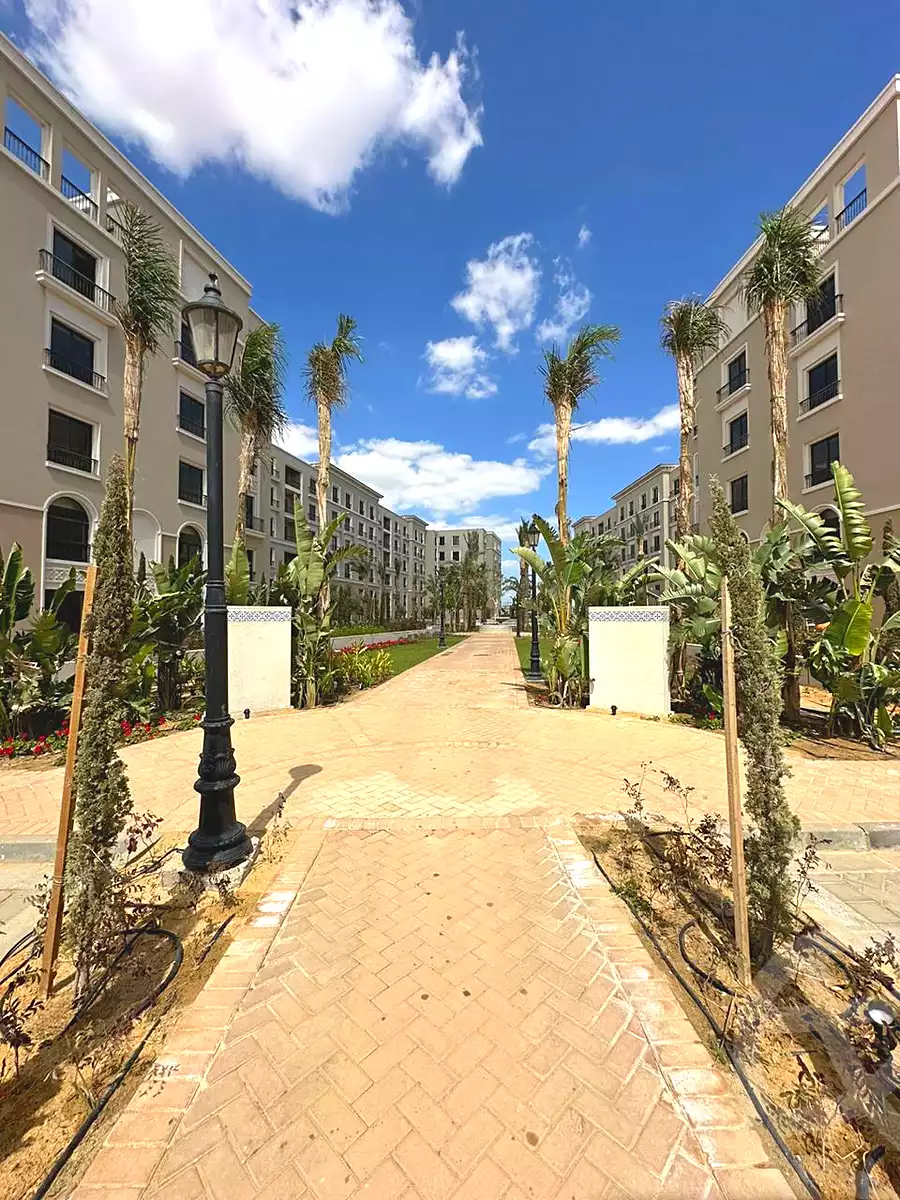 https://aqarmap.com.eg/en/listing/6835353-for-sale-cairo-el-sheikh-zayed-city-compounds-kmbwnd-fyldj-wyst-dr-llttwyr