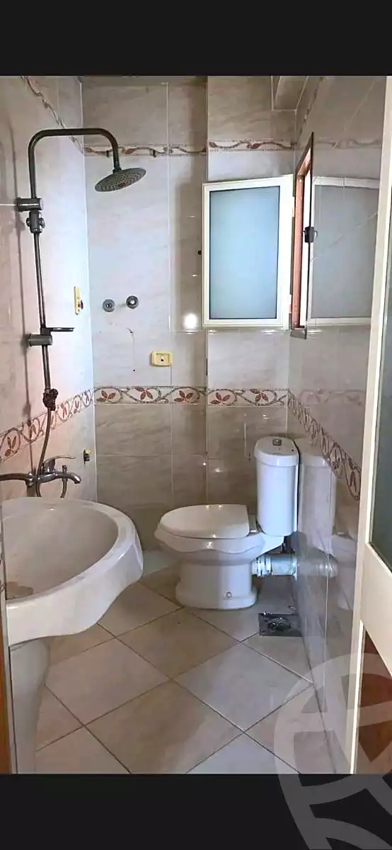 https://aqarmap.com.eg/ar/listing/6834683-for-rent-alexandria-l-jmy-bw-ywsf