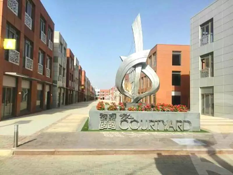 https://aqarmap.com.eg/ar/listing/6836848-for-rent-cairo-el-sheikh-zayed-city-compounds-the-courtyard-mall-dorra