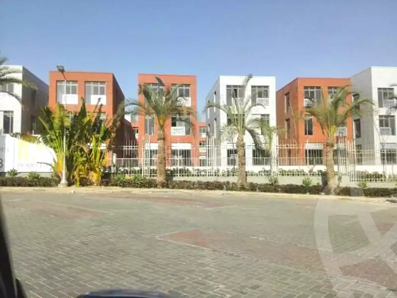 https://aqarmap.com.eg/ar/listing/6836848-for-rent-cairo-el-sheikh-zayed-city-compounds-the-courtyard-mall-dorra