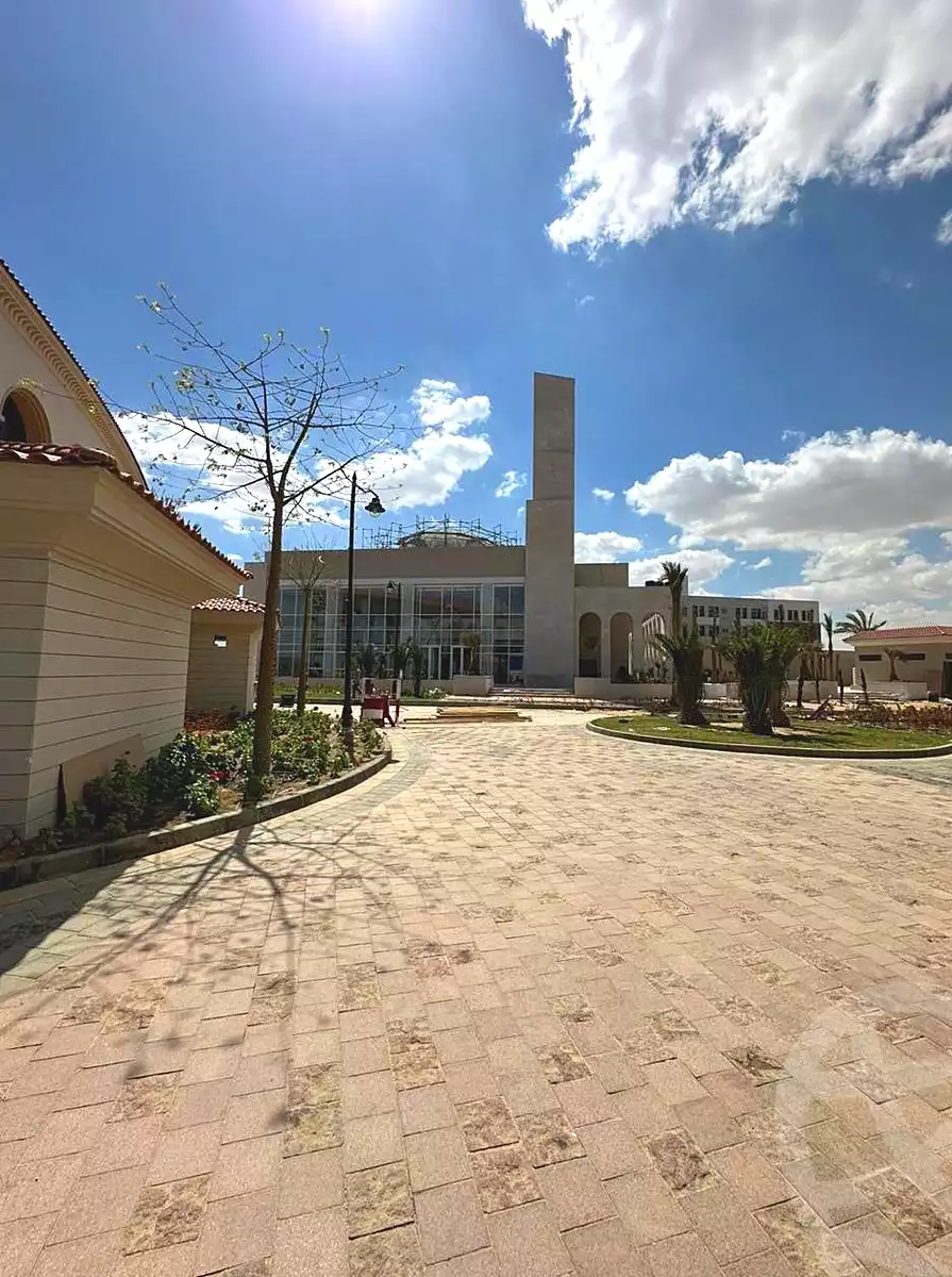 https://aqarmap.com.eg/en/listing/6837546-for-sale-cairo-el-sheikh-zayed-city-compounds-kmbwnd-fyldj-wyst-dr-llttwyr