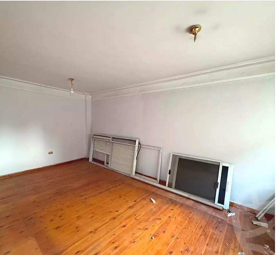 https://aqarmap.com.eg/ar/listing/6838931-for-sale-alexandria-sydy-bshr-sydy-bshr-bhry-khalil-hamada-st