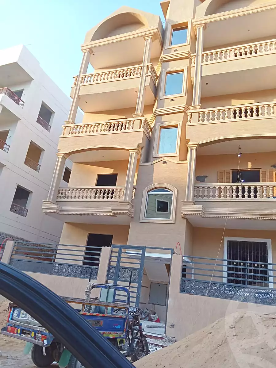 https://aqarmap.com.eg/en/listing/6838966-for-sale-cairo-badr-city-hai-el-ashgar-featured-neighborhood-bait-el-watan