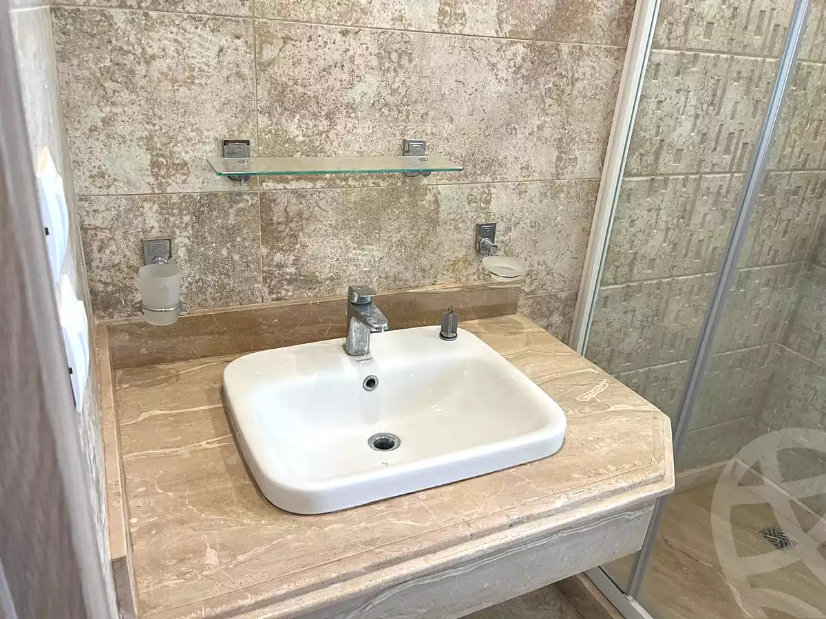 https://aqarmap.com.eg/en/listing/6839090-for-rent-cairo-new-cairo-compounds-lakeview-residence