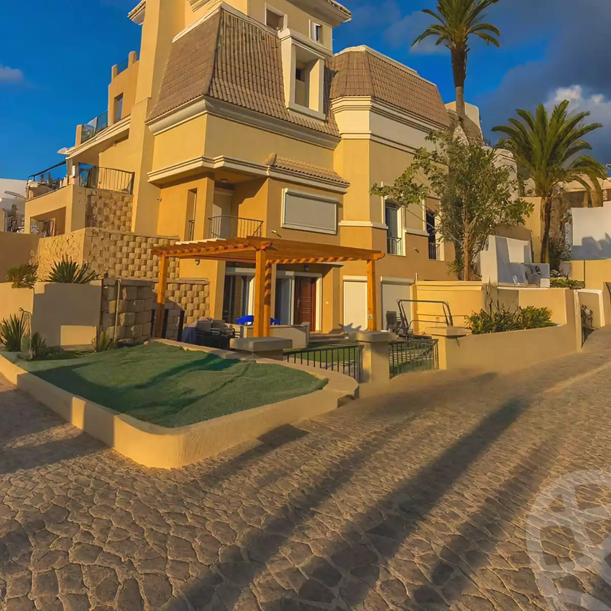 https://aqarmap.com.eg/en/listing/6839092-for-sale-cairo-new-cairo-compounds-sarai-club-views-sarai-compound