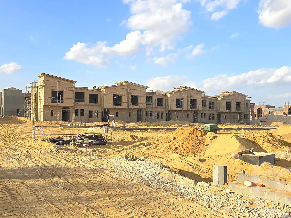 https://aqarmap.com.eg/en/listing/6840952-for-sale-cairo-el-sheikh-zayed-city-compounds-kmbwnd-fyldj-wyst-dr-llttwyr