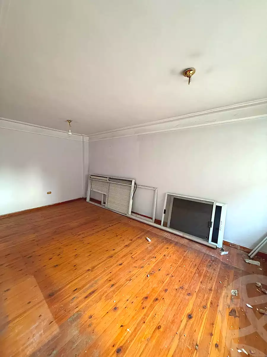 https://aqarmap.com.eg/ar/listing/6843184-for-sale-alexandria-sydy-bshr-sydy-bshr-bhry-khalil-hamada-st