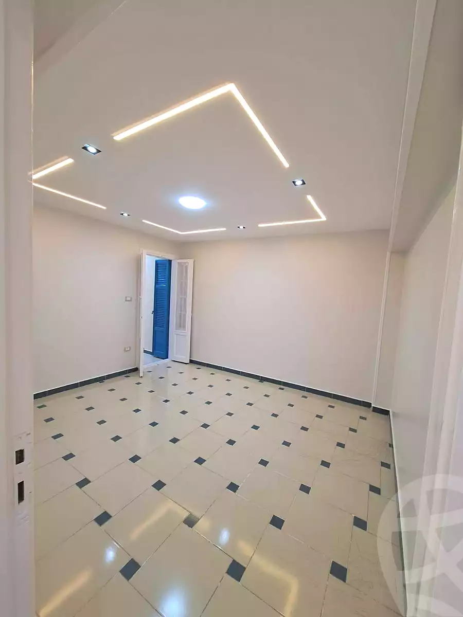 https://aqarmap.com.eg/ar/listing/6843940-for-sale-alexandria-sydy-bshr-sydy-bshr-bhry-shr-mhmwd-l-yswy
