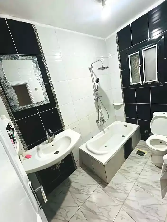 https://aqarmap.com.eg/ar/listing/6845028-for-sale-alexandria-al-agamy-lbytsh