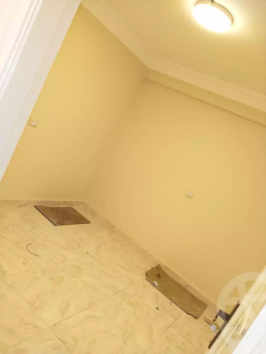 https://aqarmap.com.eg/en/listing/6845404-for-sale-alexandria-al-agamy-bw-ywsf-hosni-mubarak-st