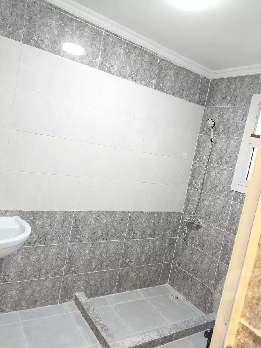 https://aqarmap.com.eg/en/listing/6845404-for-sale-alexandria-al-agamy-bw-ywsf-hosni-mubarak-st