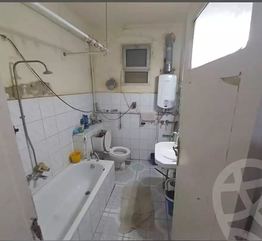 https://aqarmap.com.eg/ar/listing/6845435-for-sale-cairo-helwan-el-shareaa-el-sharby-st