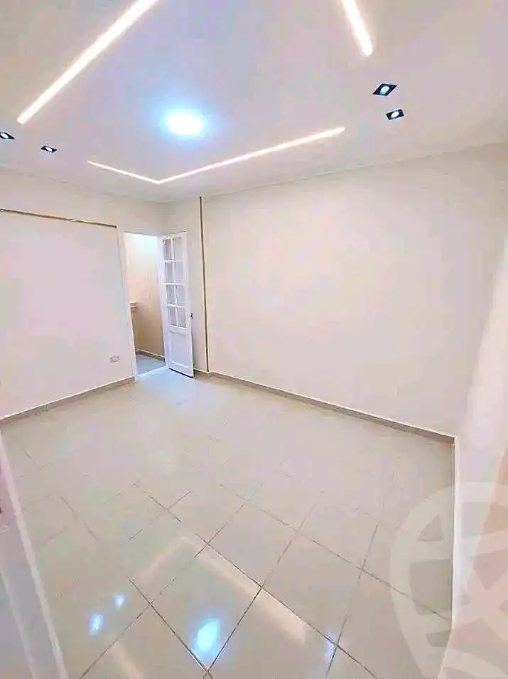 https://aqarmap.com.eg/ar/listing/6846999-for-sale-alexandria-sydy-bshr-sydy-bshr-bhry-shr-khld-bn-lwlyd