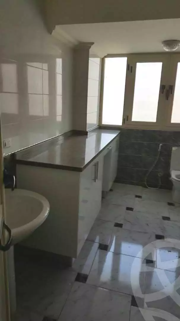 https://aqarmap.com.eg/ar/listing/6847890-for-sale-cairo-6th-of-october-el-hay-el-motamyz-el-motamayez-neighborhood-soaad-kafafi-st