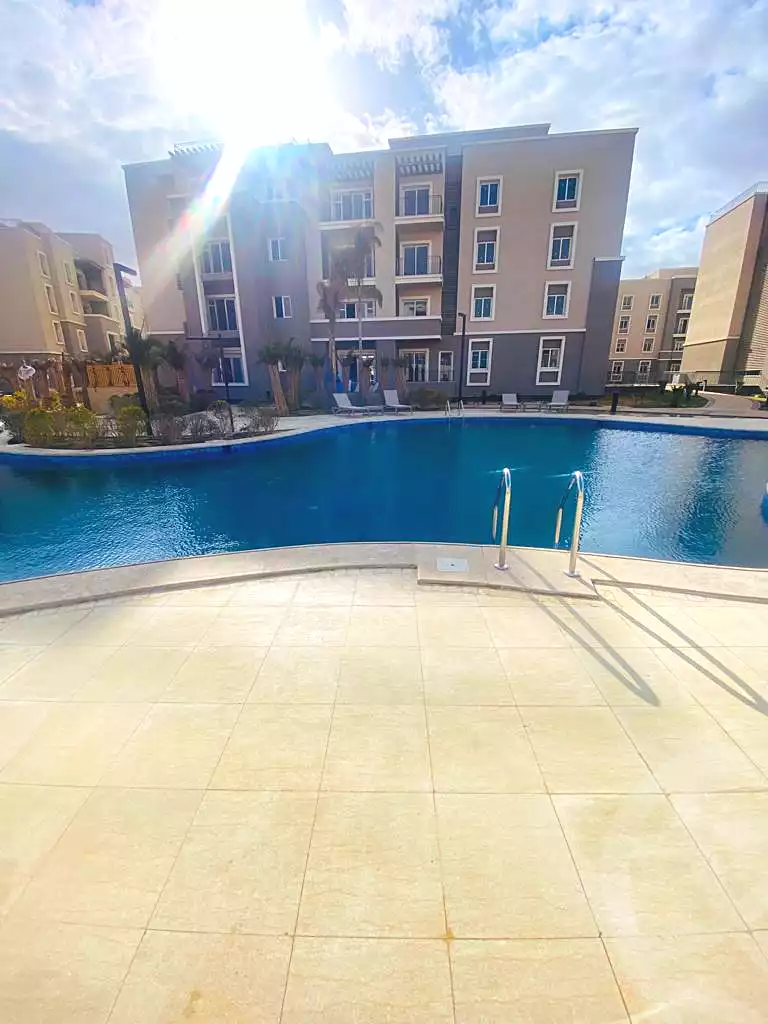 https://aqarmap.com.eg/ar/listing/6849369-for-sale-cairo-6th-of-october-compounds-october-plaza