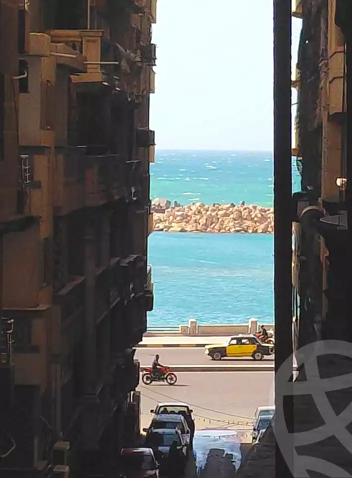 https://aqarmap.com.eg/ar/listing/6850751-for-sale-alexandria-sydy-bshr-sydy-bshr-bhry-shr-khld-bn-lwlyd