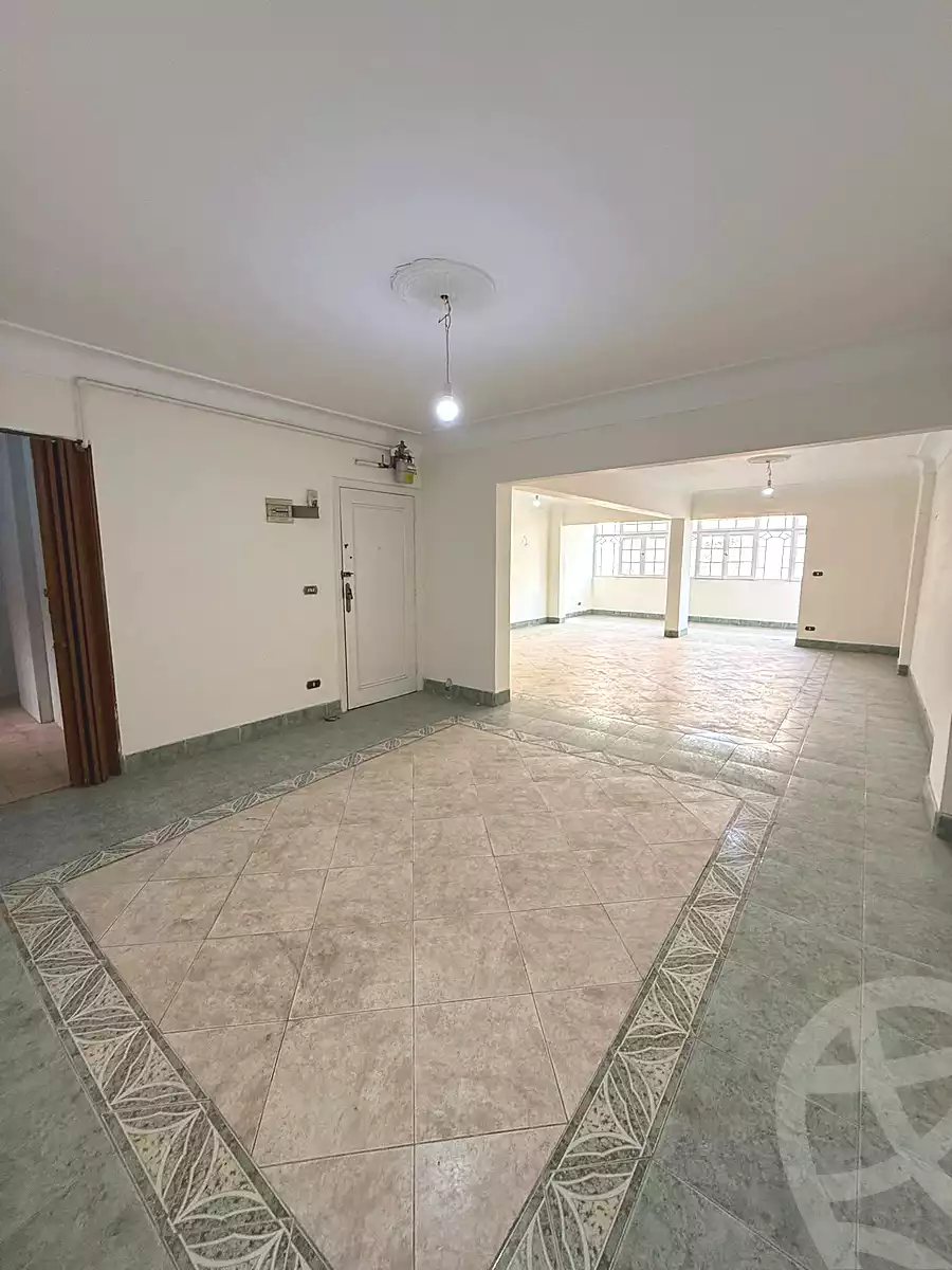 https://aqarmap.com.eg/en/listing/6850975-for-sale-alexandria-el-asafra-ahmed-tiesser-st