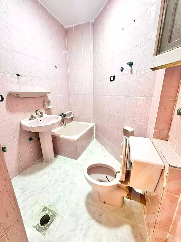 https://aqarmap.com.eg/ar/listing/6852295-for-sale-alexandria-al-agamy-shataa-el-nakheel