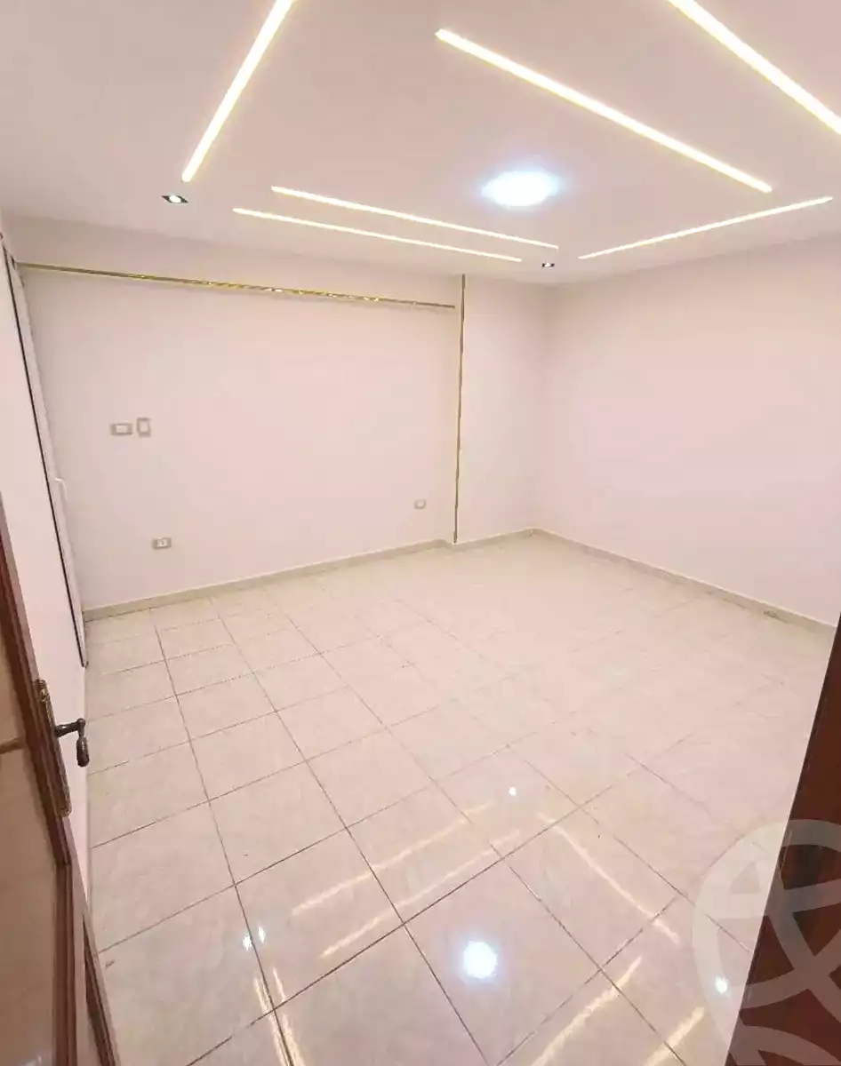 https://aqarmap.com.eg/ar/listing/6853135-for-sale-alexandria-sydy-bshr-sydy-bshr-bhry