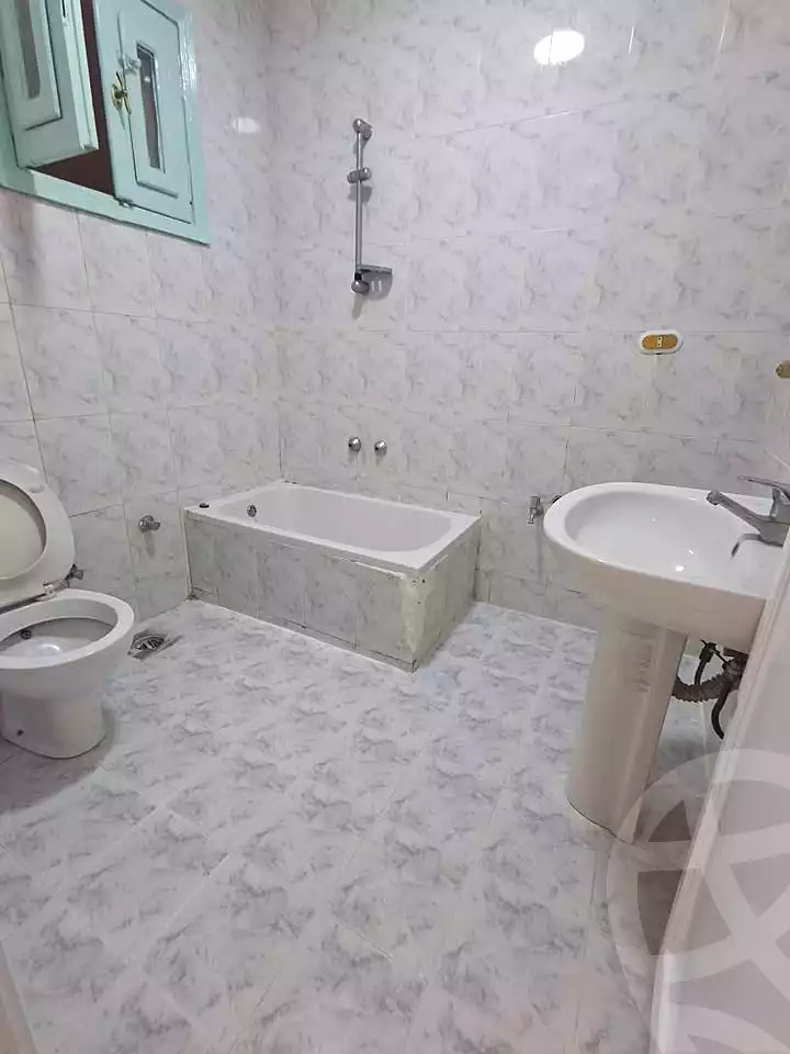 https://aqarmap.com.eg/ar/listing/6855504-for-sale-alexandria-al-agamy-shataa-el-nakheel
