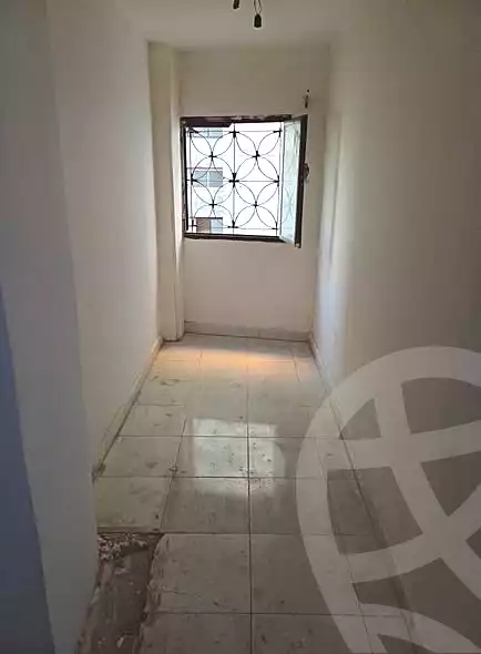 https://aqarmap.com.eg/ar/listing/6860679-for-sale-alexandria-sydy-bshr-sydy-bshr-bhry-shr-khld-bn-lwlyd
