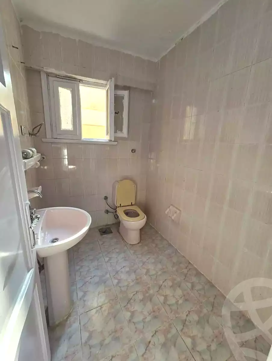 https://aqarmap.com.eg/ar/listing/6862634-for-sale-alexandria-al-agamy-shataa-el-nakheel