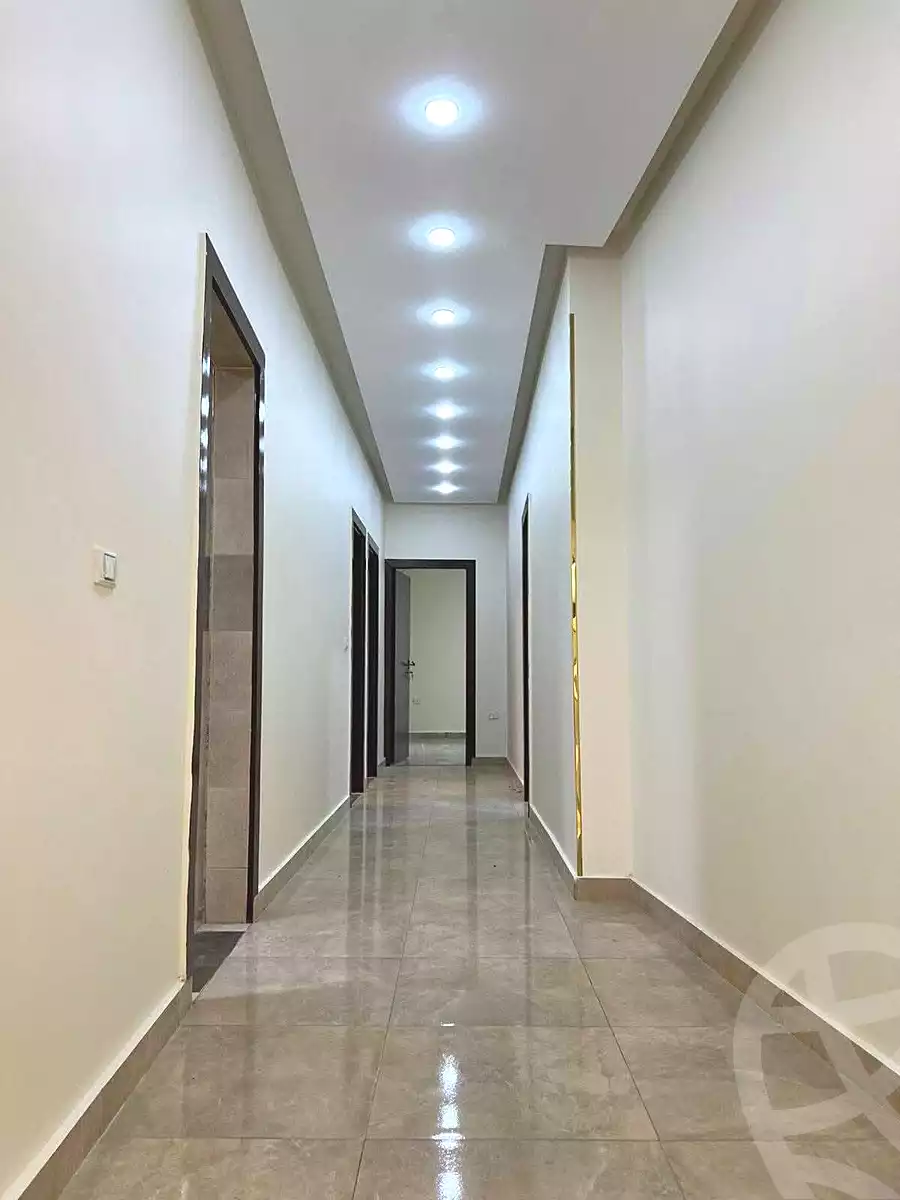 https://aqarmap.com.eg/ar/listing/6860206-for-sale-cairo-helwan-hadayek-helwan-nile-corniche-st