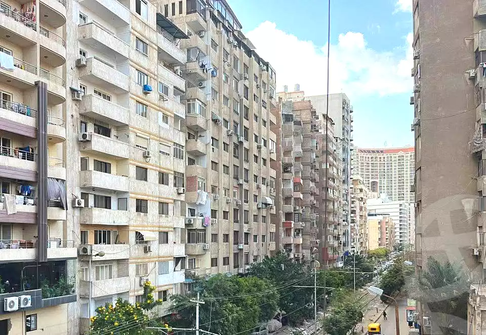 https://aqarmap.com.eg/en/listing/6863032-for-sale-alexandria-ganaklis