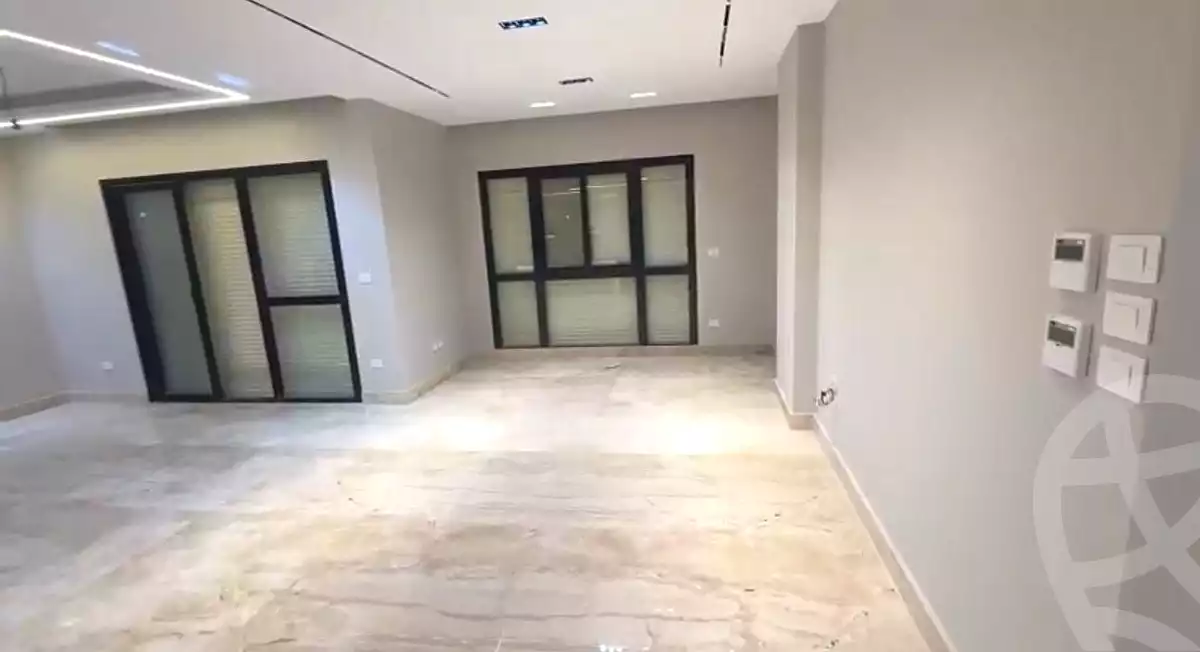 شقة بغرفتي نوم في سكاي كوندوز، صورة ٨ من ٩