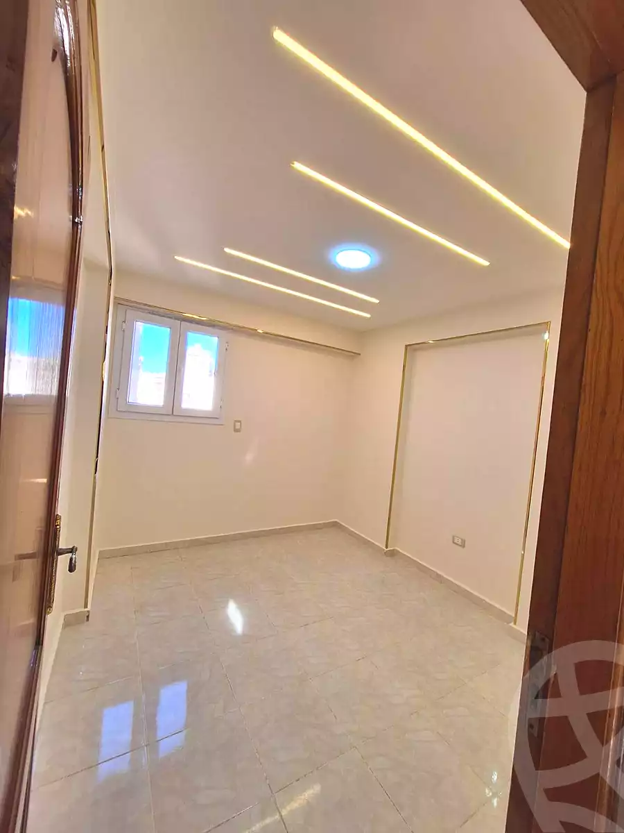https://aqarmap.com.eg/ar/listing/6867265-for-sale-alexandria-sydy-bshr-sydy-bshr-bhry-shr-mhmwd-l-yswy