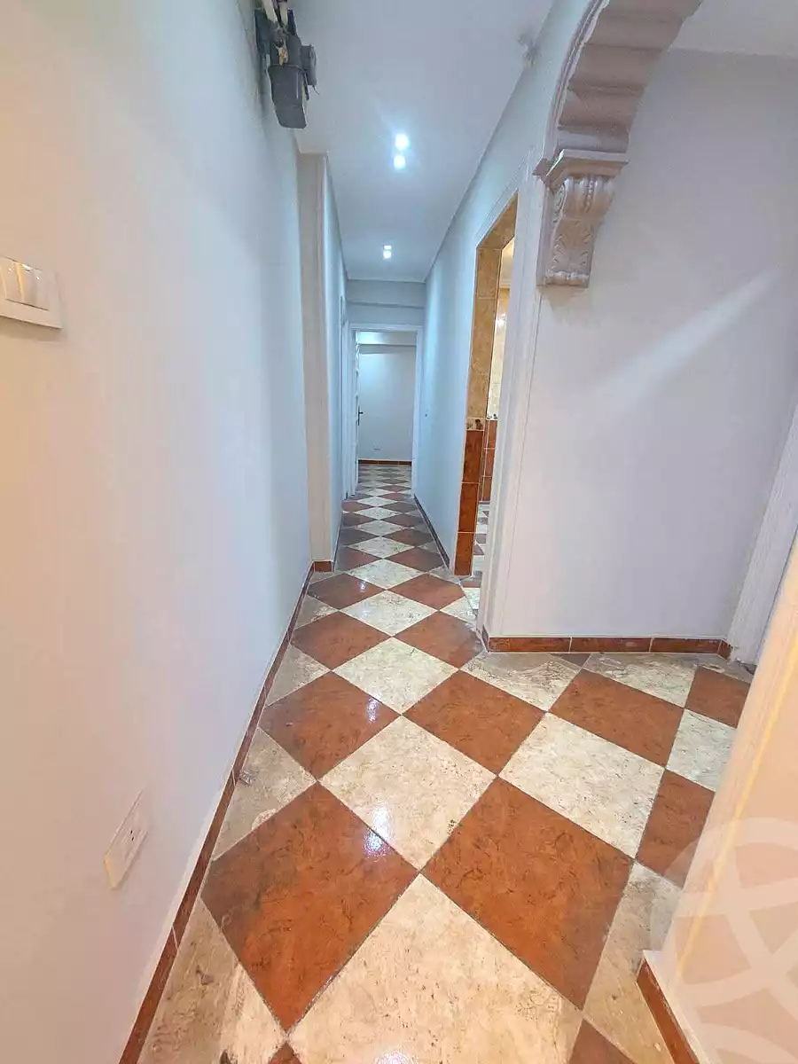 https://aqarmap.com.eg/ar/listing/6867871-for-sale-alexandria-miami-shr-jml-bd-lnsr