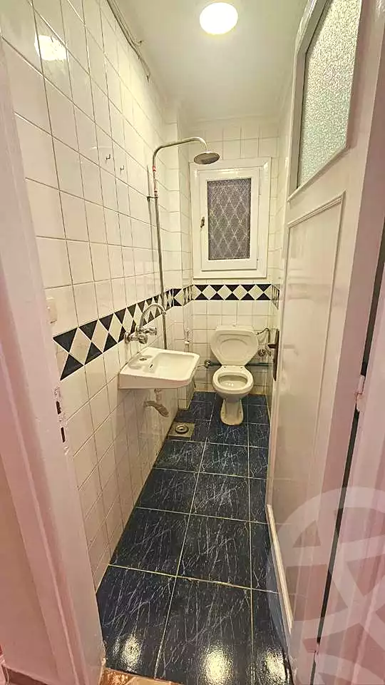 https://aqarmap.com.eg/ar/listing/6868130-for-rent-alexandria-ganaklis