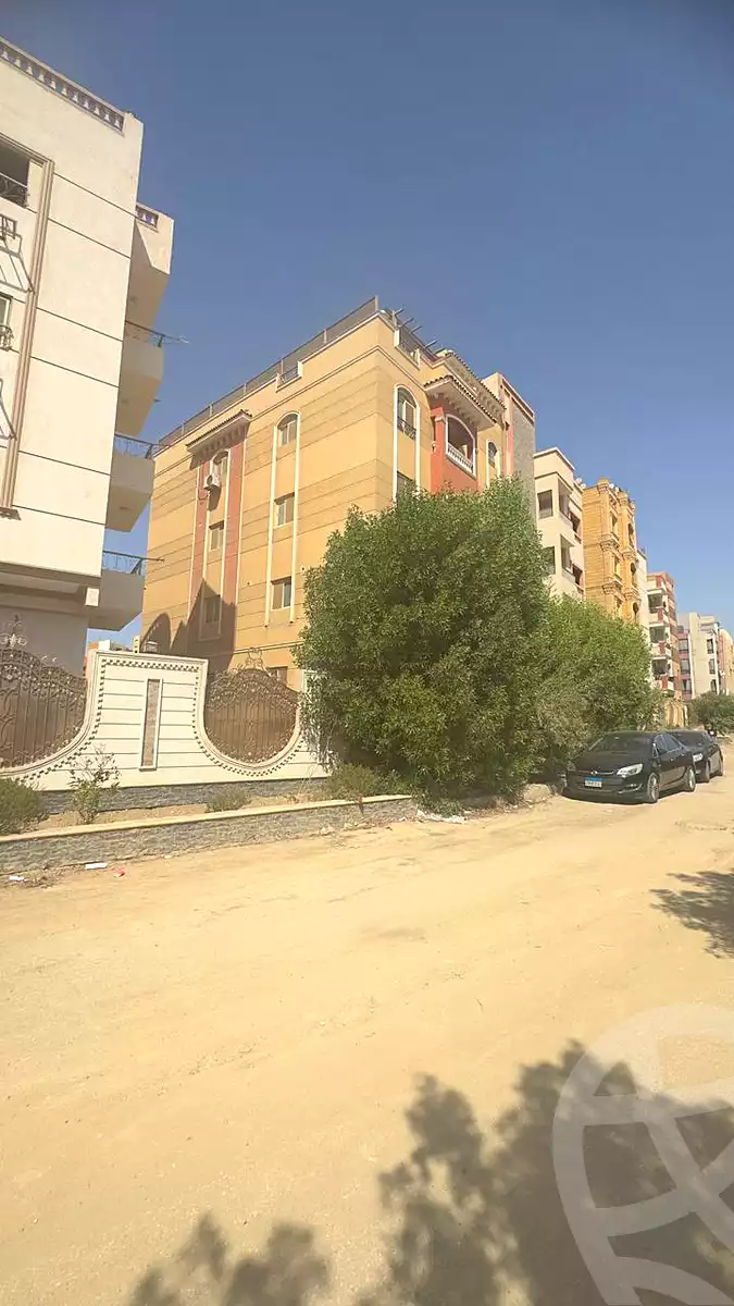 https://aqarmap.com.eg/ar/listing/6868719-for-rent-cairo-6th-of-october-el-ahyaa-neighborhood-3rd-al-hay-al-thalith-st