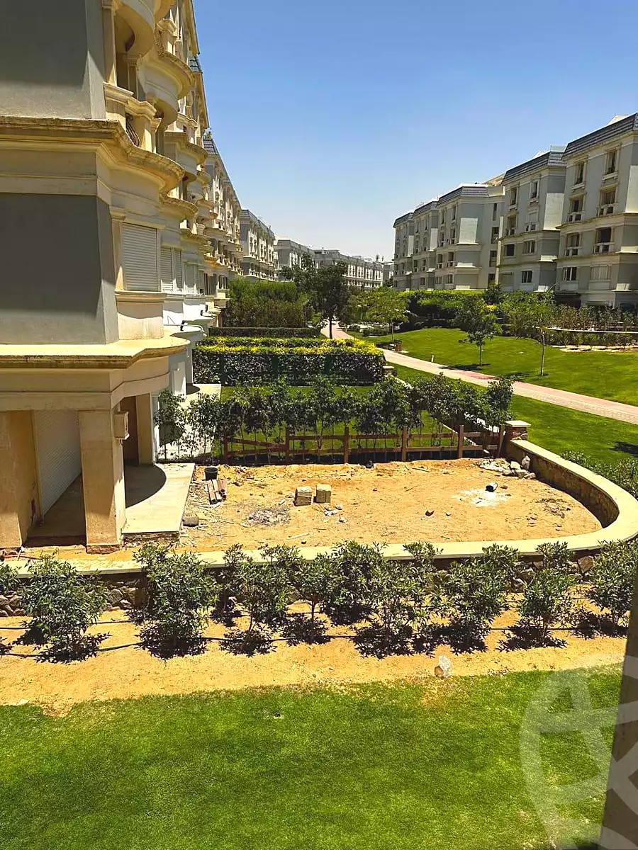 https://aqarmap.com.eg/ar/listing/6870199-for-sale-cairo-new-cairo-compounds-mountain-view-hyde-park