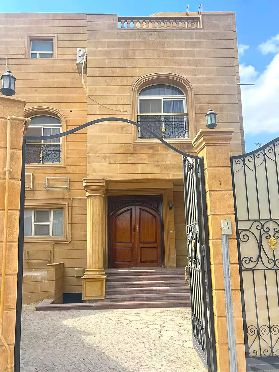 https://aqarmap.com.eg/en/listing/6870215-for-sale-cairo-new-cairo-compounds-la-rose