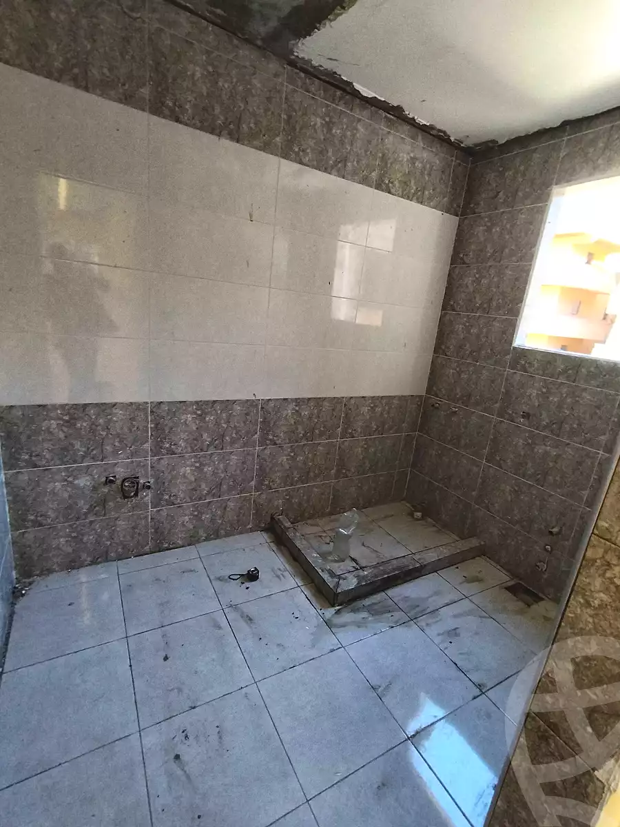 https://aqarmap.com.eg/ar/listing/6872057-for-sale-alexandria-al-agamy-bw-ywsf-hosni-mubarak-st