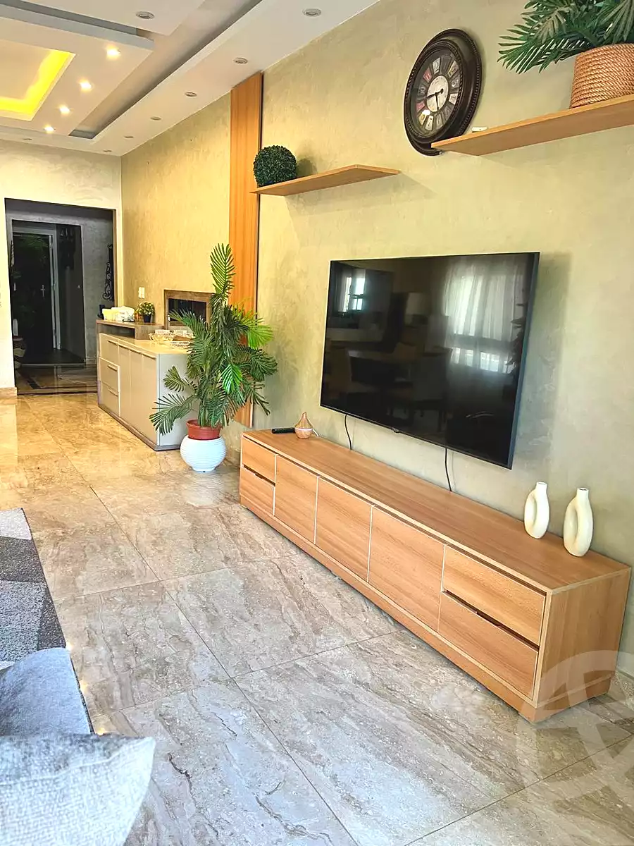https://aqarmap.com.eg/ar/listing/6874786-for-rent-cairo-el-sheikh-zayed-city-compounds-kmbwnd-wn-16-swdyk