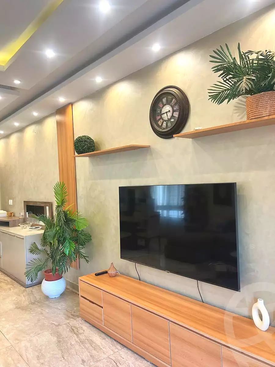 https://aqarmap.com.eg/ar/listing/6874786-for-rent-cairo-el-sheikh-zayed-city-compounds-kmbwnd-wn-16-swdyk