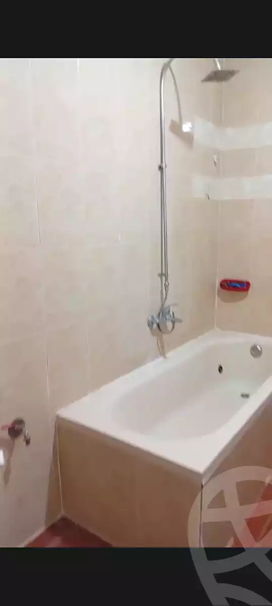 https://aqarmap.com.eg/en/listing/6875797-for-rent-cairo-6th-of-october-el-ahyaa-neighborhood-2nd-divided-from-al-kafrawei-st