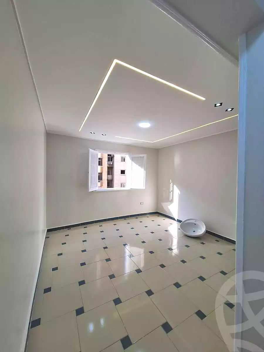 https://aqarmap.com.eg/ar/listing/6876322-for-sale-alexandria-sydy-bshr-sydy-bshr-bhry-shr-mhmwd-l-yswy